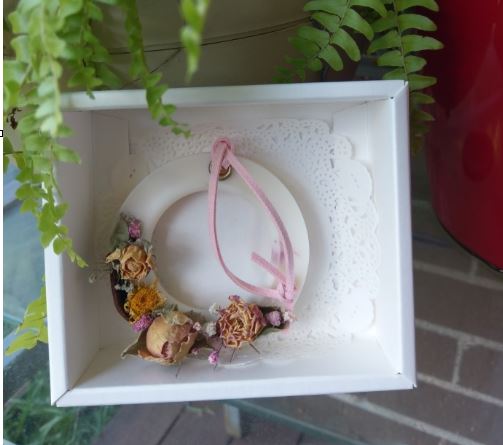 Wax Tablet Perfume Box - Large White (Pack of 5) - Atelier Detail View 1
