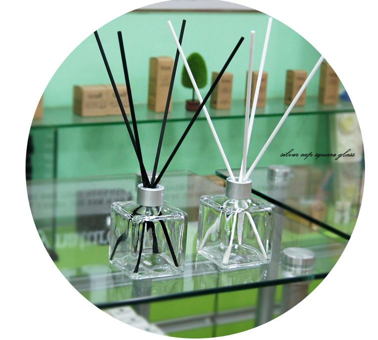 Diffuser Stick - Fiber Reed (White) Set - Atelier Detail View 3