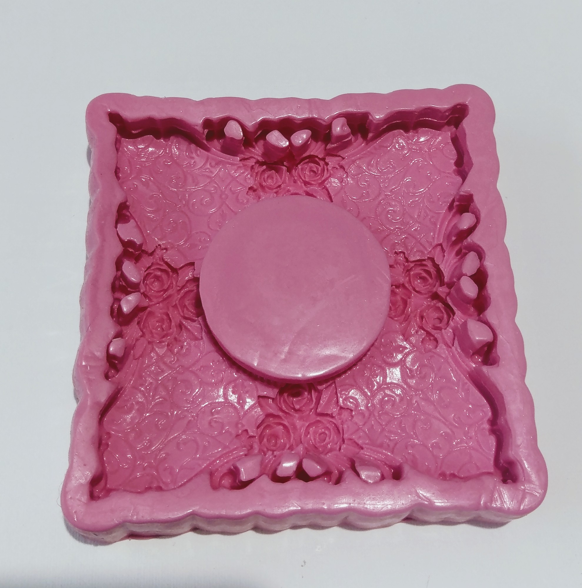 the Second Photo Frame Rose (MH468) - Atelier Detail View 2